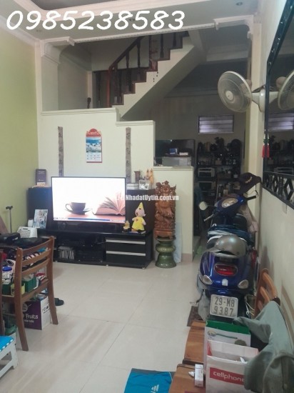 Bán gấp nhà 50m², 4 tầng tại Hào Nam - Giá  8.5 tỷ